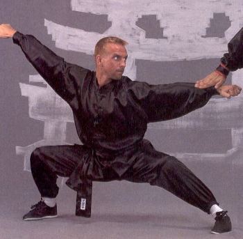 Kung Fu - Wu Shu Anzug schwarz KWON bei Budohop-Online Kampfsportversand